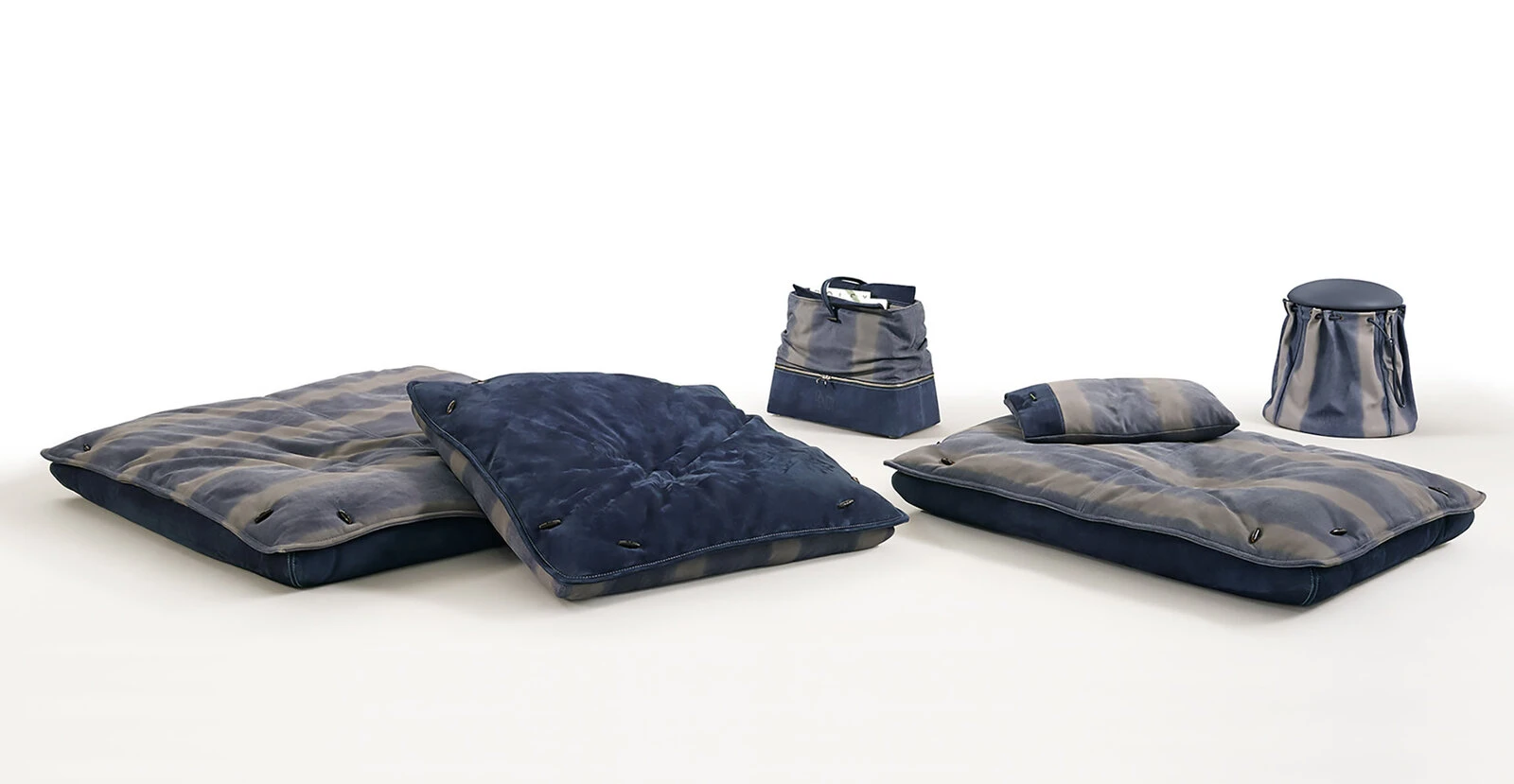 Floor pillows &middot; 4