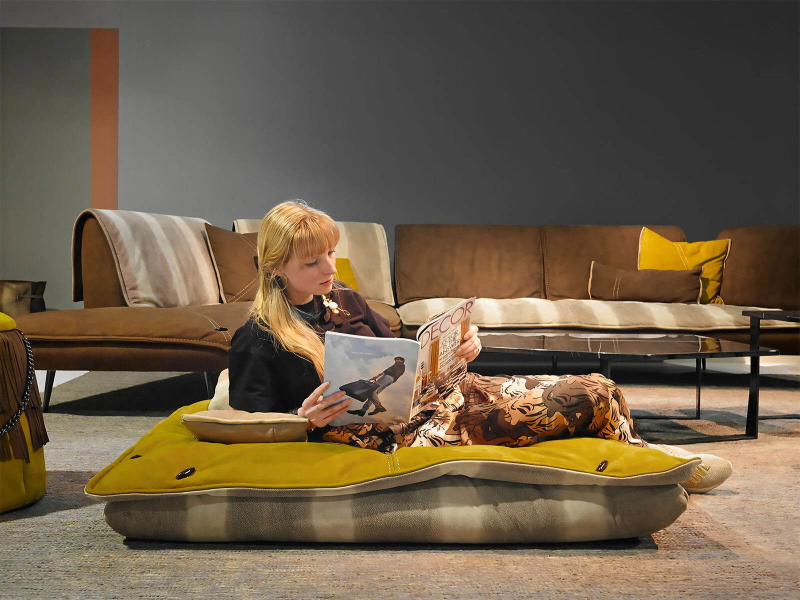 Floor pillows &middot; 3