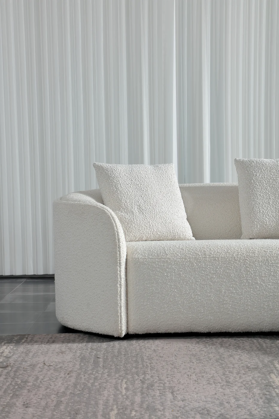 Long Island Curve Sofa &middot; 3