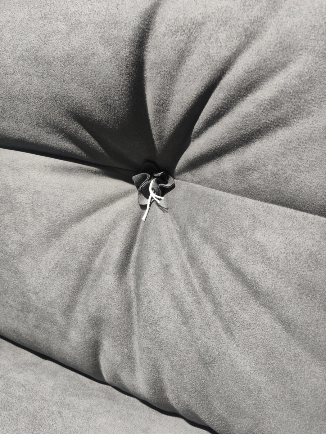 Full Pleated Back Sofa &middot; 1