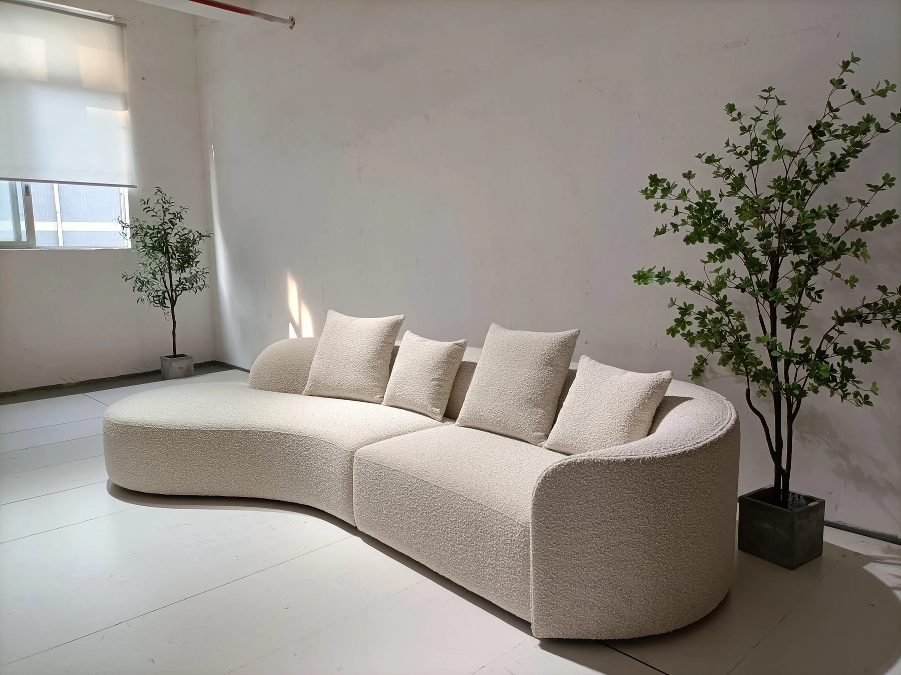 Enveloping Curve Sofa &middot; 1